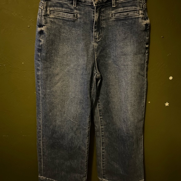 wide-leg cropped jeans . - Picture 4 of 16